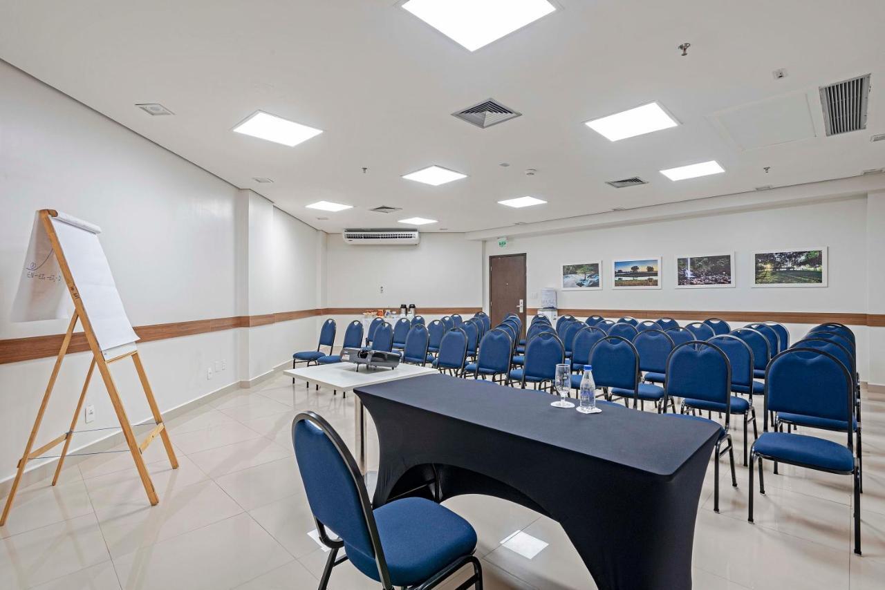 Отель Slaviero Porto Velho Экстерьер фото